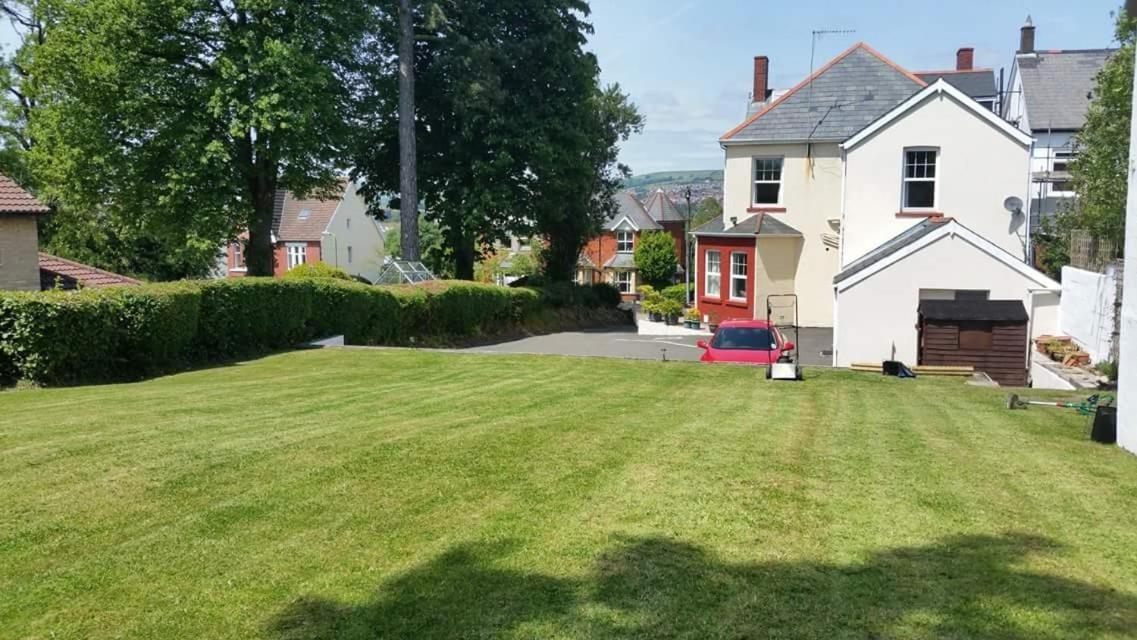 Ty Castell Guest House Caerphilly Buitenkant foto